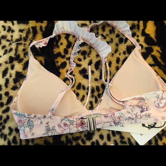 Loverbird -pink floral/ruffle Bikini - Picture 4 of 6